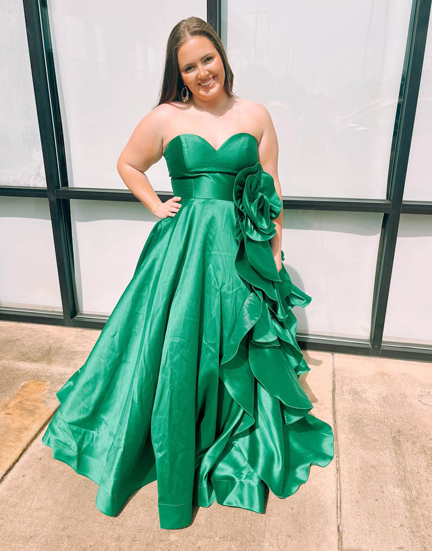 Emerald Green Ruffled Sweetheart Long Ball Gown Prom Dress with 3D Flower