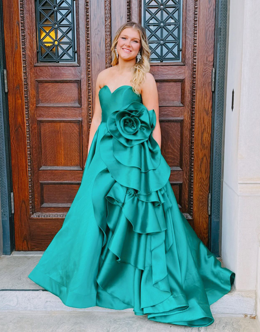 Emerald Green Ruffled Sweetheart Long Ball Gown Prom Dress with 3D Flower