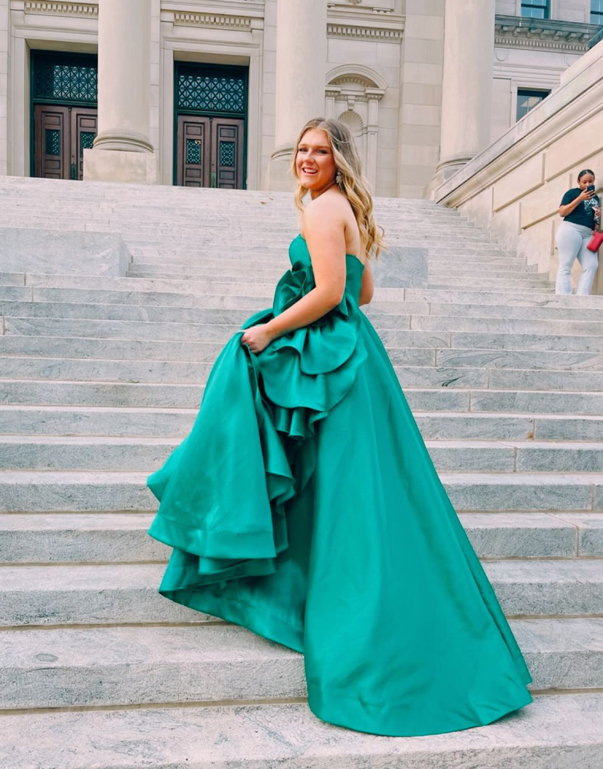 Emerald Green Ruffled Sweetheart Long Ball Gown Prom Dress with 3D Flower