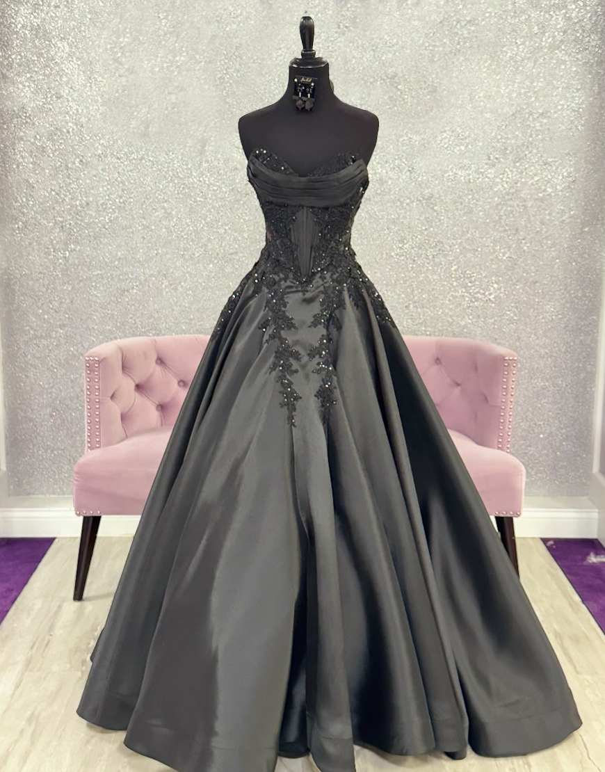 Sparkly Black Corset Sweetheart Ball Gown Satin Long Prom Dress with Beading
