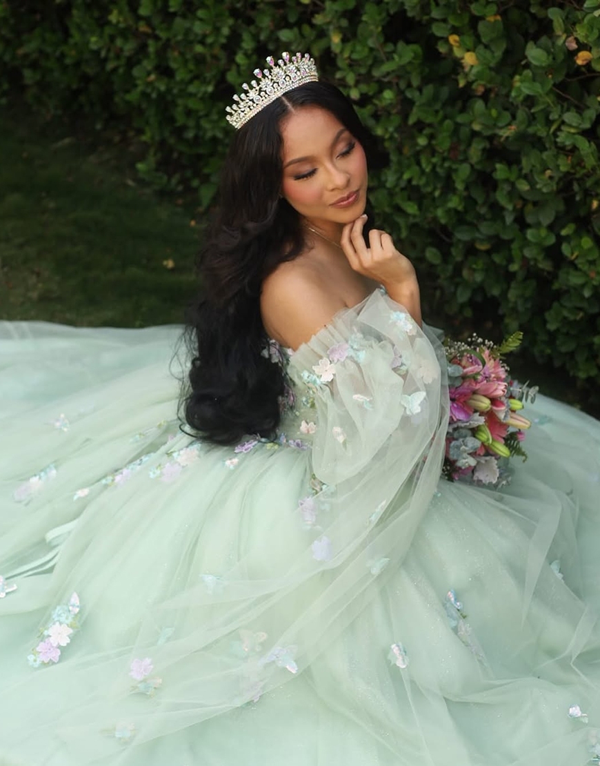 Sparkly Green Off the Shoulder Sequin Flutter SleevesPrincess Long Quinceanera Dress