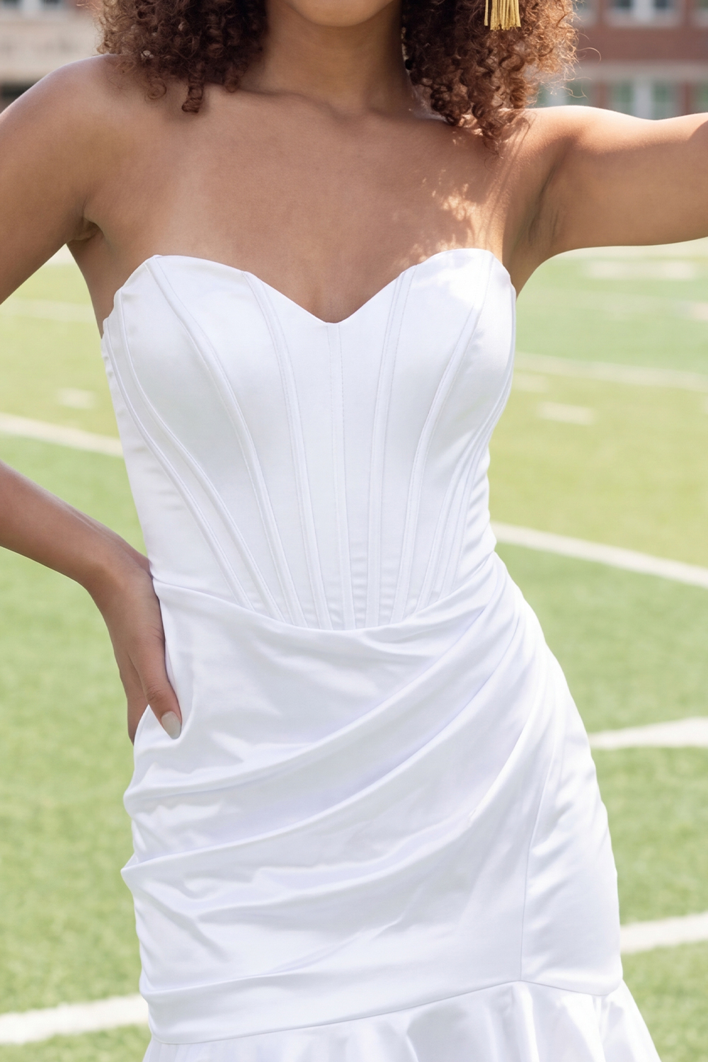 White Bodycon Sweetheart Corset Short Graduation Dress with Ruffles