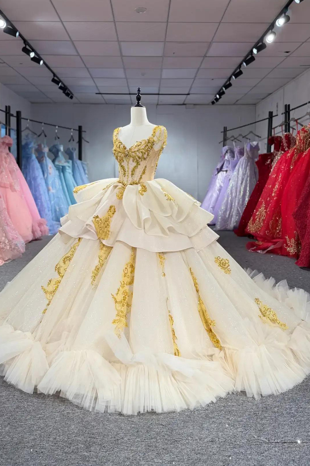 Light Yellow Corset Floral Tulle Ruffled Long Quinceanera Dress Appliqued Thick Straps Ball Gown Sleeveless Tiered Sweet 16 Dress