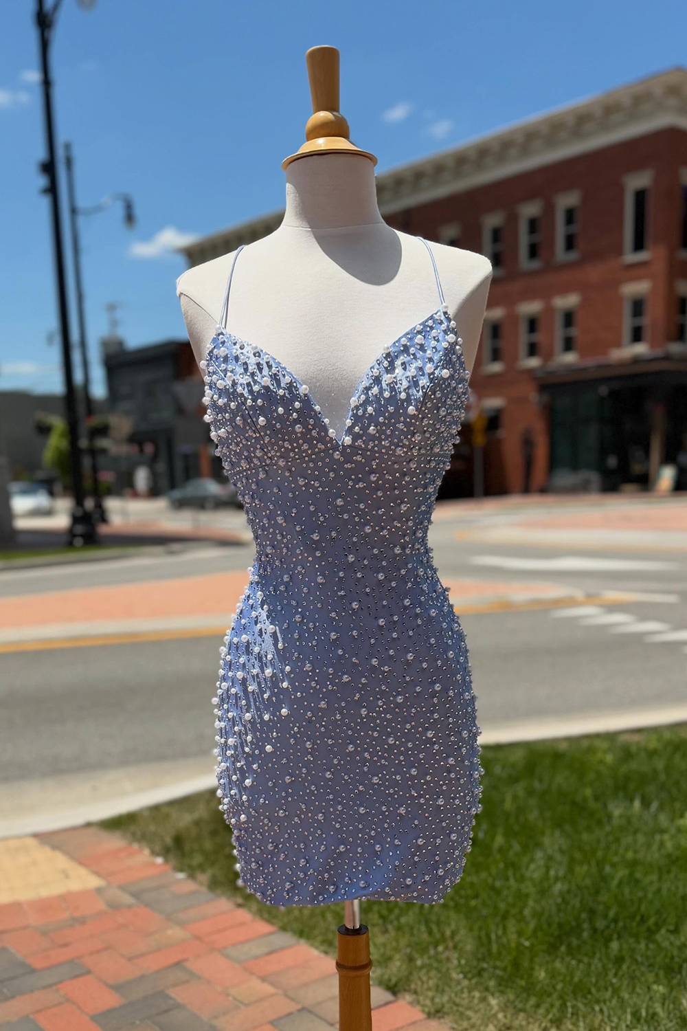 Short Sparkly Yellow Tight V-Neck Birthday Dress with Pearls
