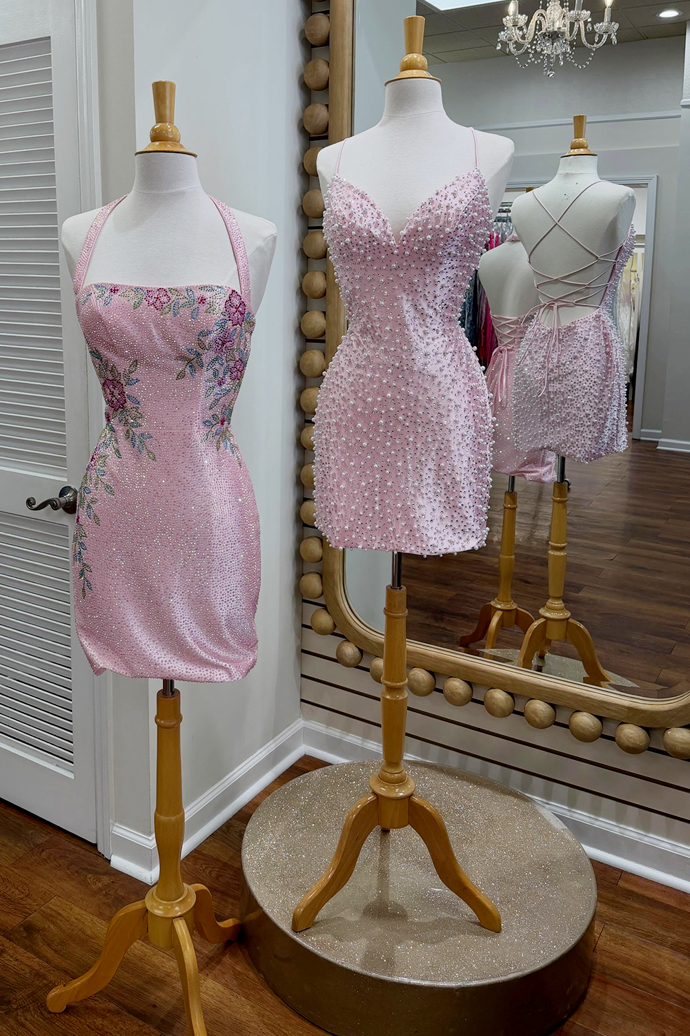 Short Sparkly Yellow Tight V-Neck Birthday Dress with Pearls