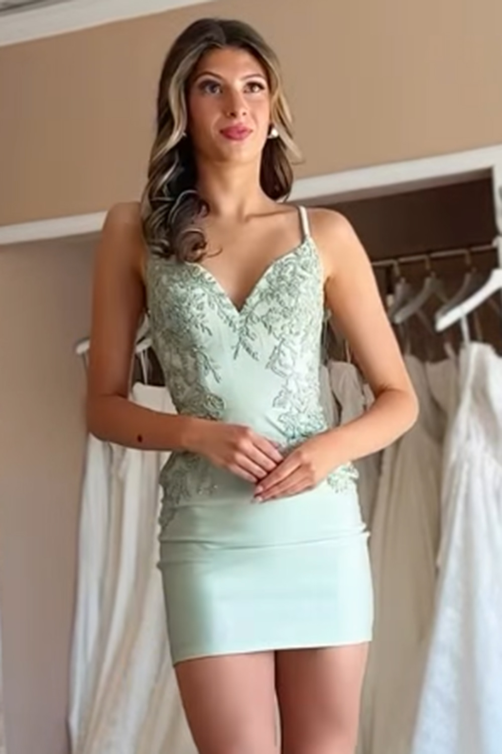 Sage Green Appliqued Short Homecoming Dress Bodycon V-Neck Cocktail Dress with Bow