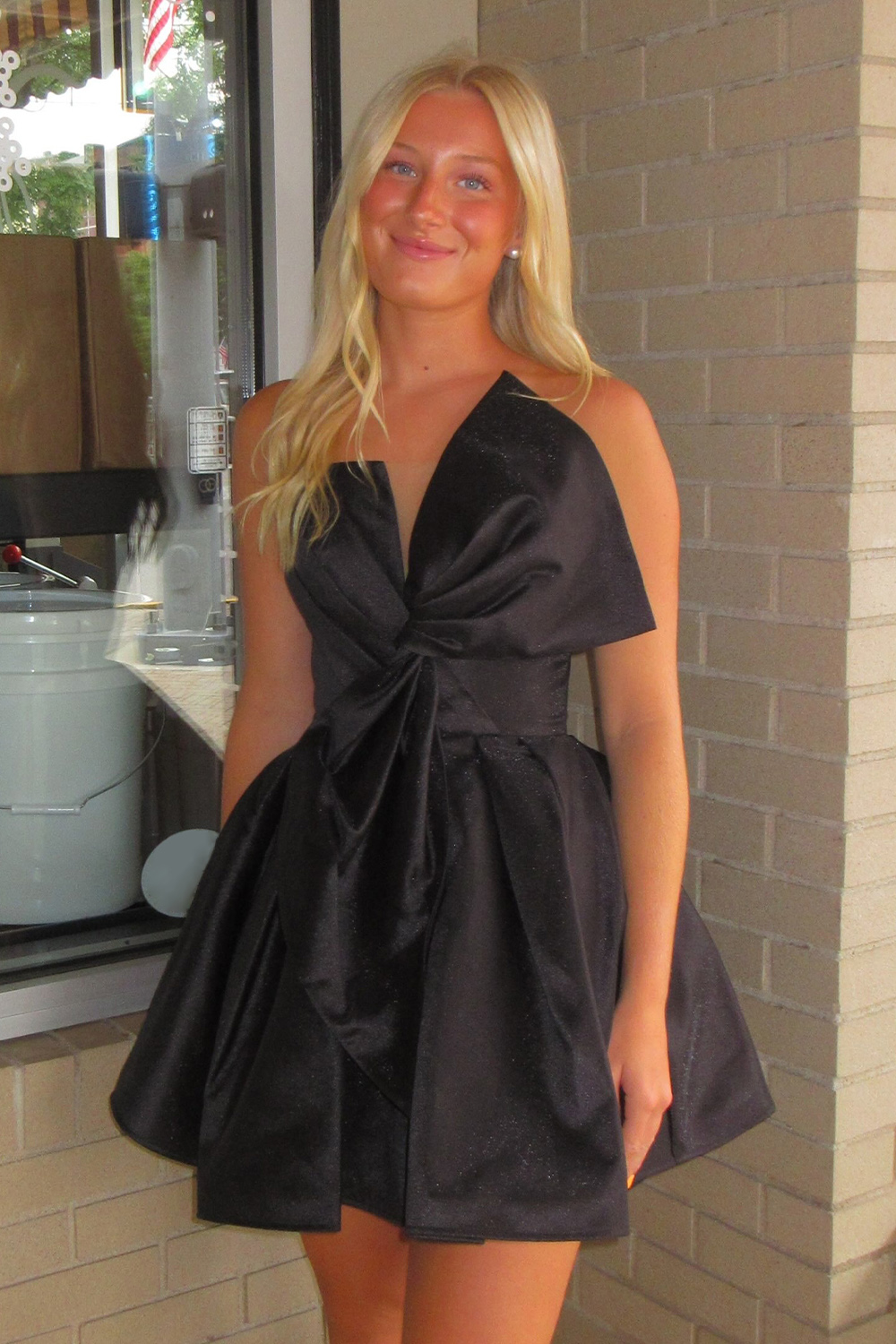 Black Strapless Short Homecoming Dress A-Line Sleeveless Cocktail Dress with Bow