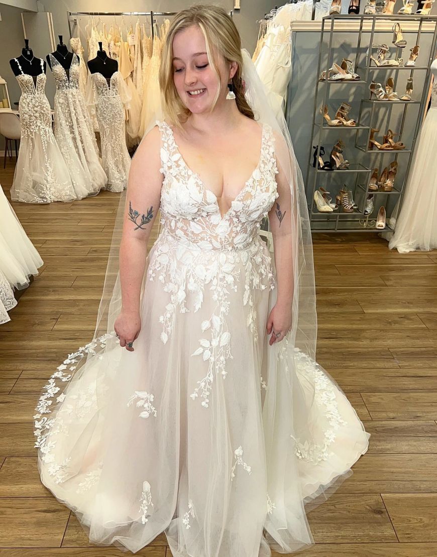 Champagne A-Line V-Neck Plus Size Wedding Dress With Appliques