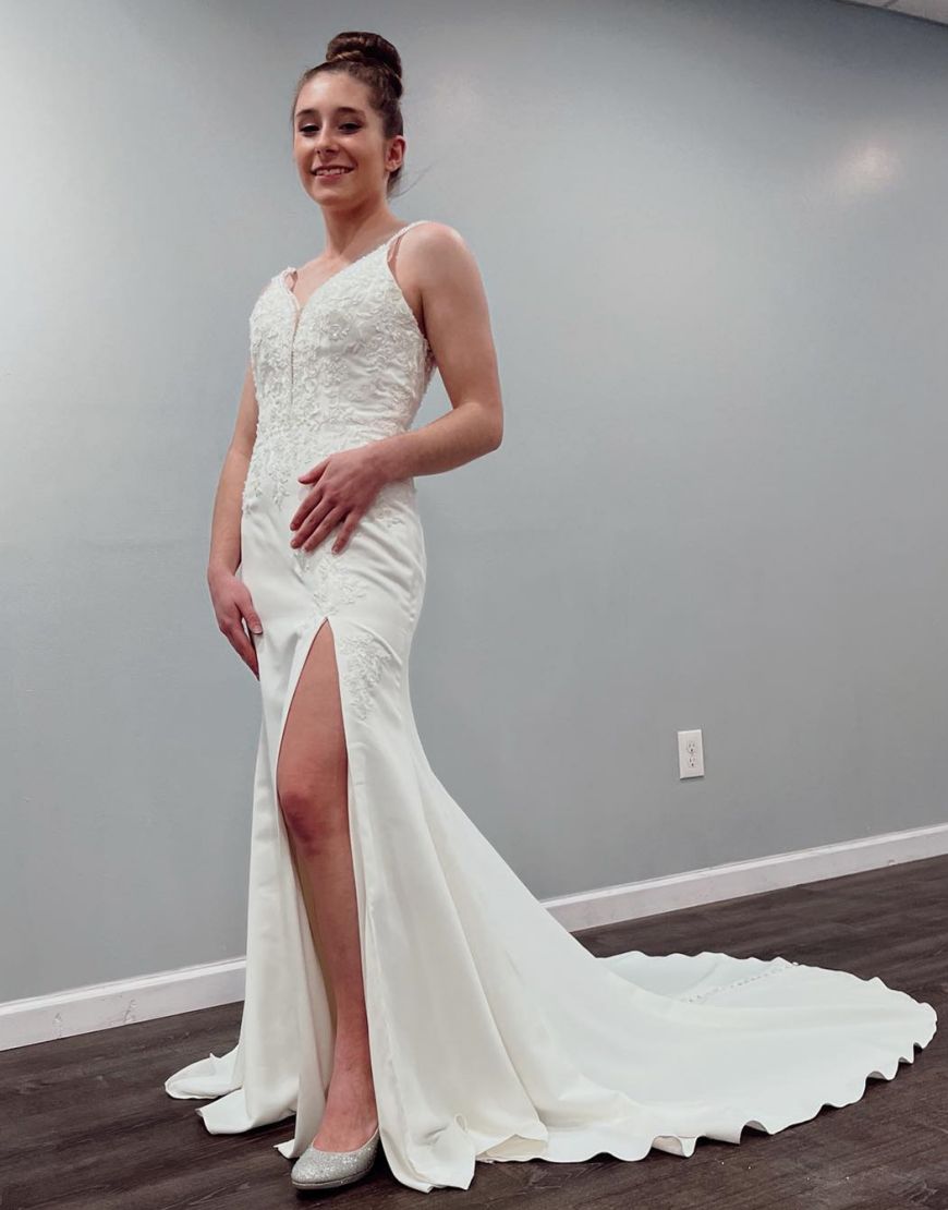 Elegant Mermaid Spaghetti Straps Satin Wedding Dress With Appliques