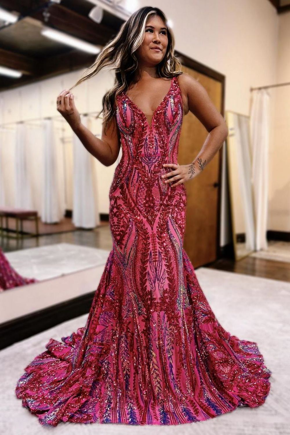 Gorgeous Sparkly Mermaid V-Neck Long Prom Dress With Sequins