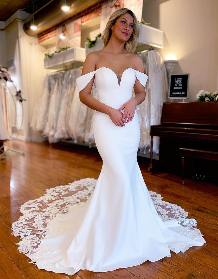 Mermaid Off The Shoulder Chapel Train Wedding Dress With Appliques