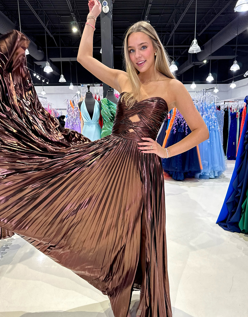 Berlinnova Women Stylish Coffee Long Prom Dress A-Line Sweetheart Long Metallic Gala Dress With Slit
