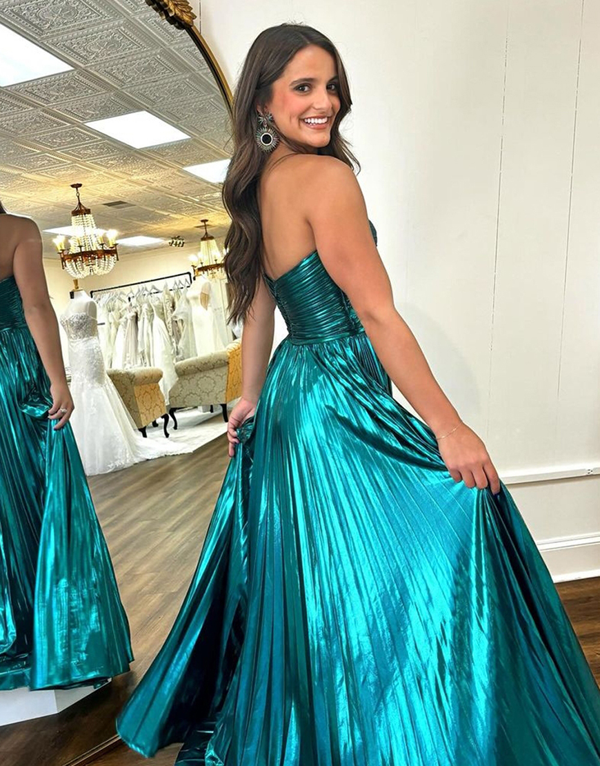 Berlinnova Women Stylish Peacock Green Long Prom Dress A-Line Sweetheart Long Metallic Gala Dress With Slit