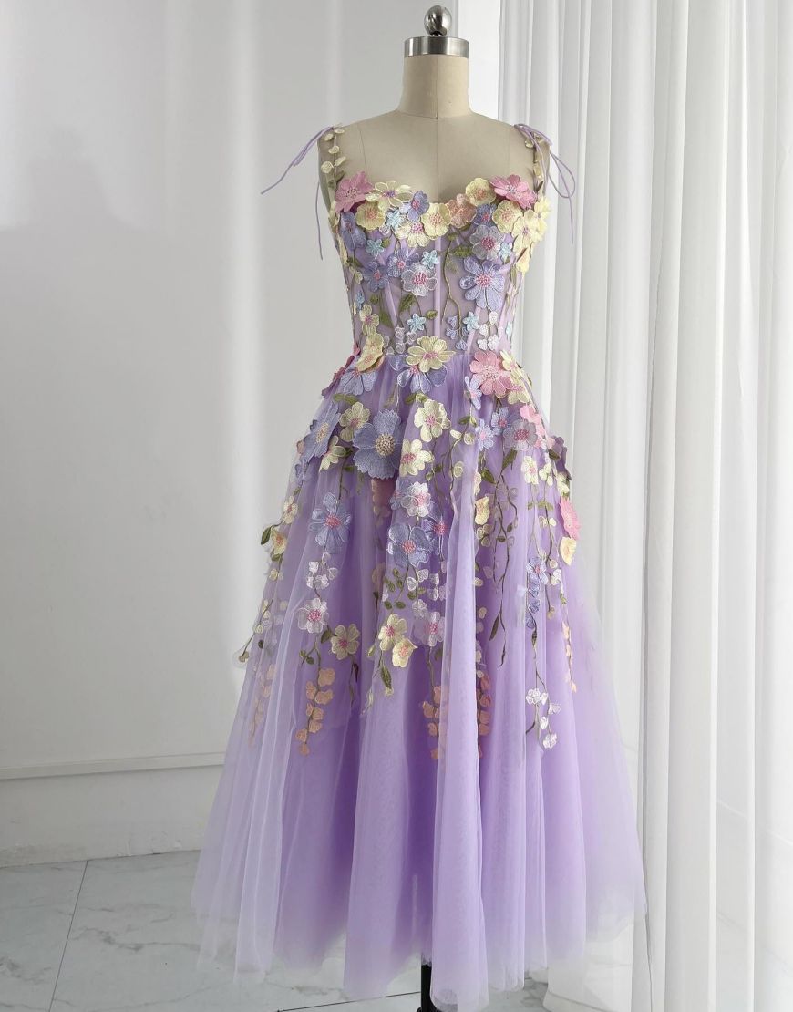 Stunning A-Line Knee Length Party Dress With Embroidery Flowers