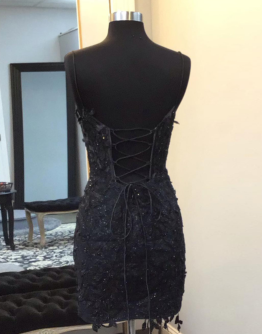 Sparkly Black Beaded Corset Tight Homecoming Dress with Appliques 