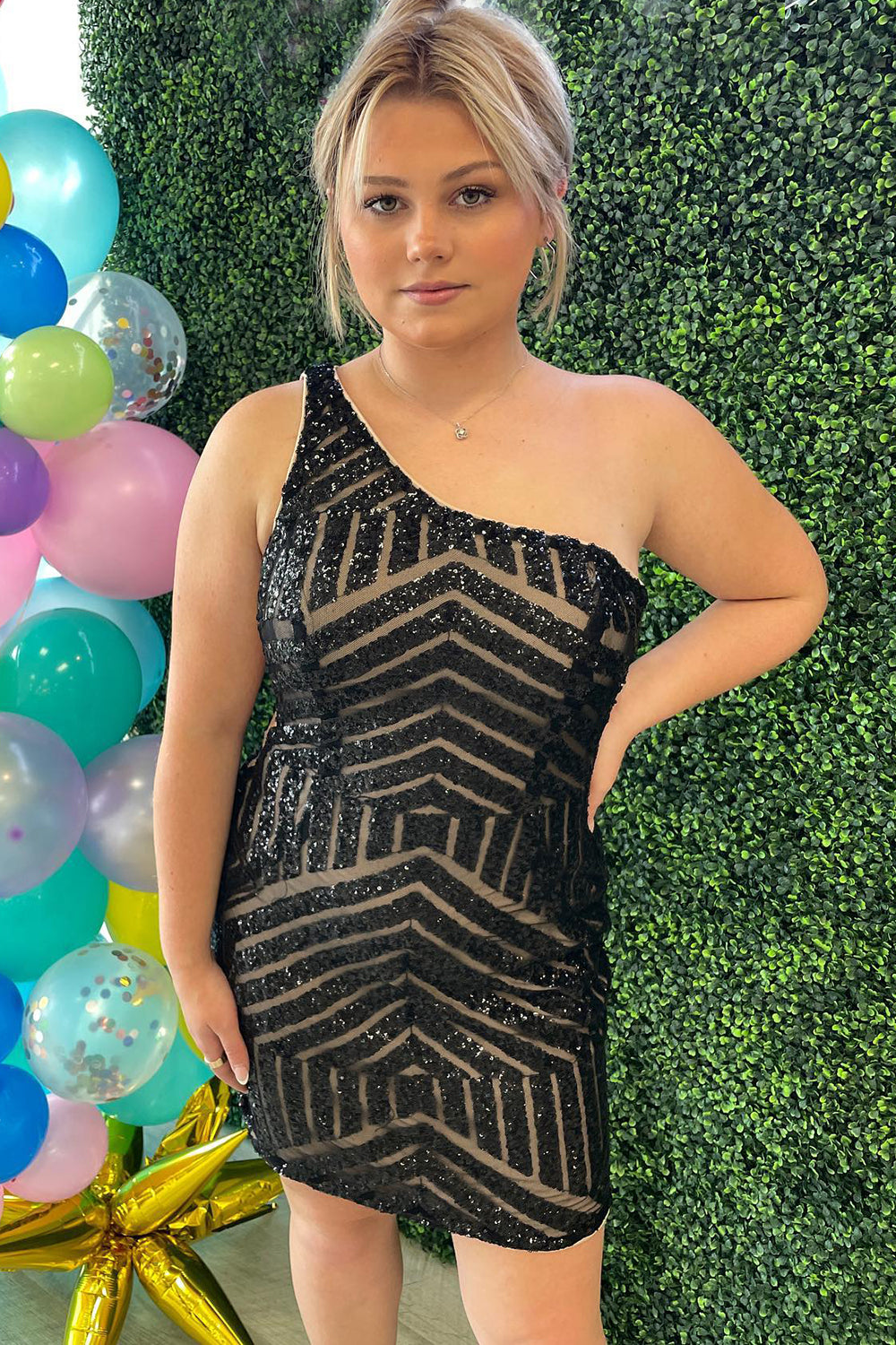 Sexy One-Shoulder Sequins Mesh Sleeveless Short Homecoming Dress