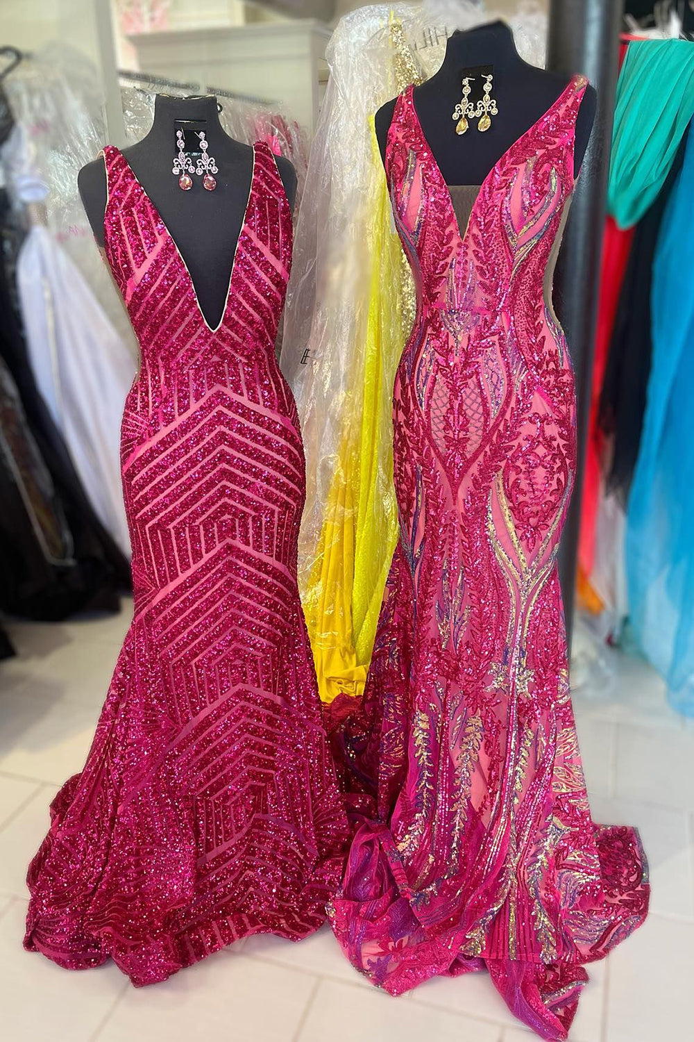 Berlinnova Women Gorgeous Fuchsia Long Prom Dress Sparkly Mermaid V-Neck Backless Pageant Dress With Sequins