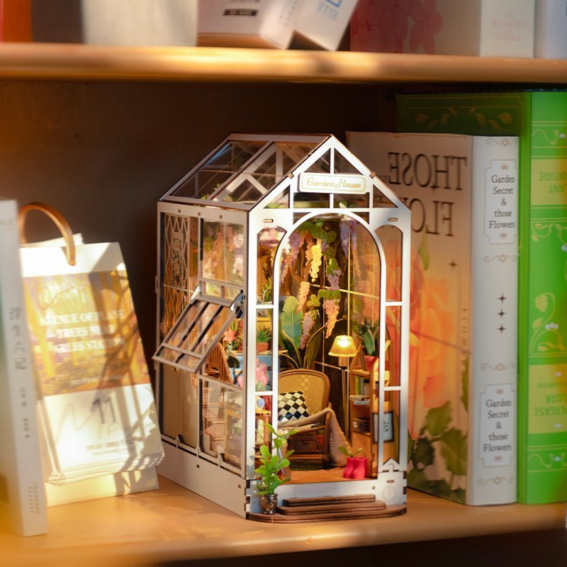 CONNIEIU Garden House 3D Wooden DIY Book Nook