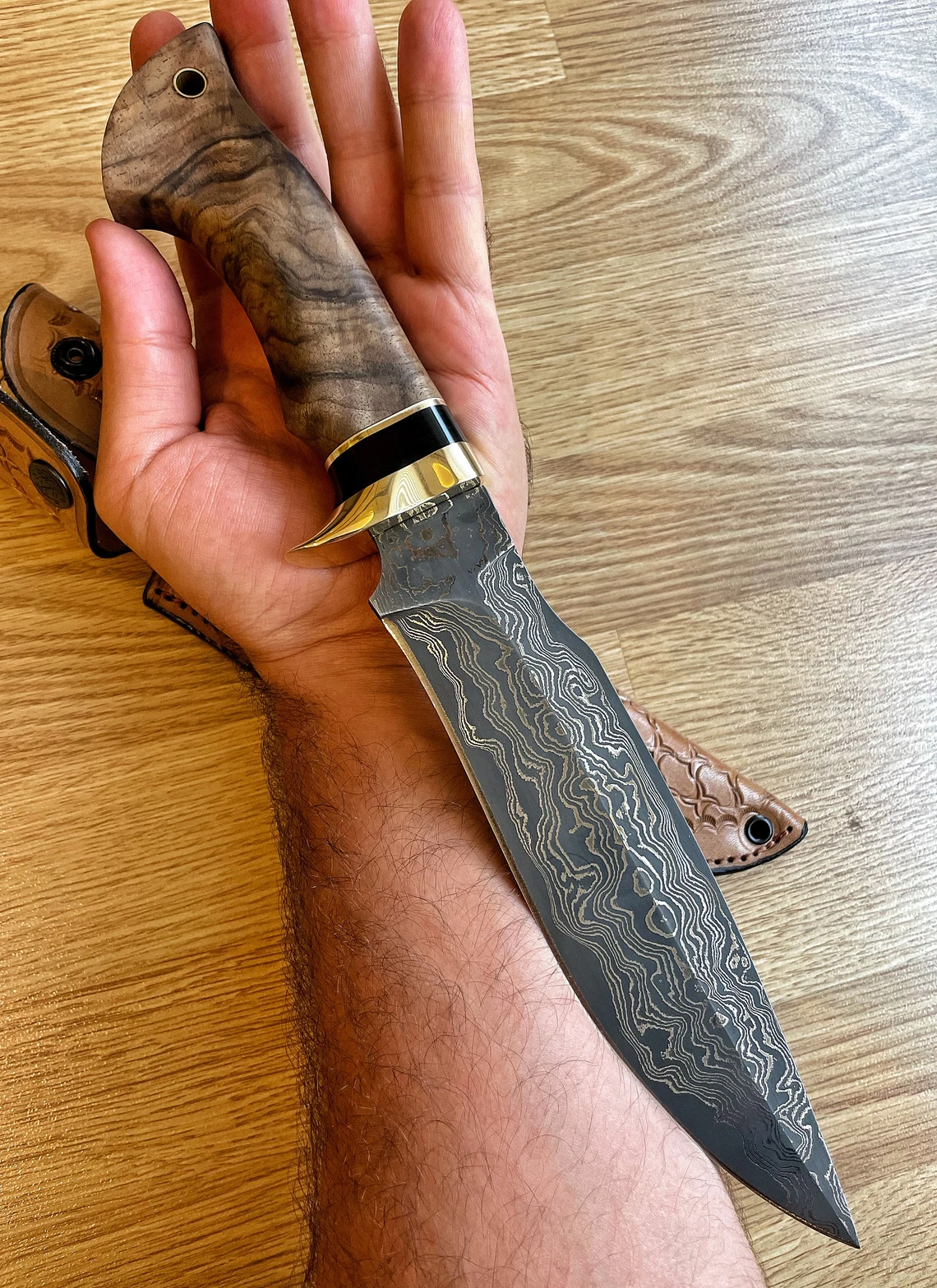 Eredeti damaszkuszi Bowie kés diófa és ébenfa nyéllel - kézzel készített kovács vadászkés