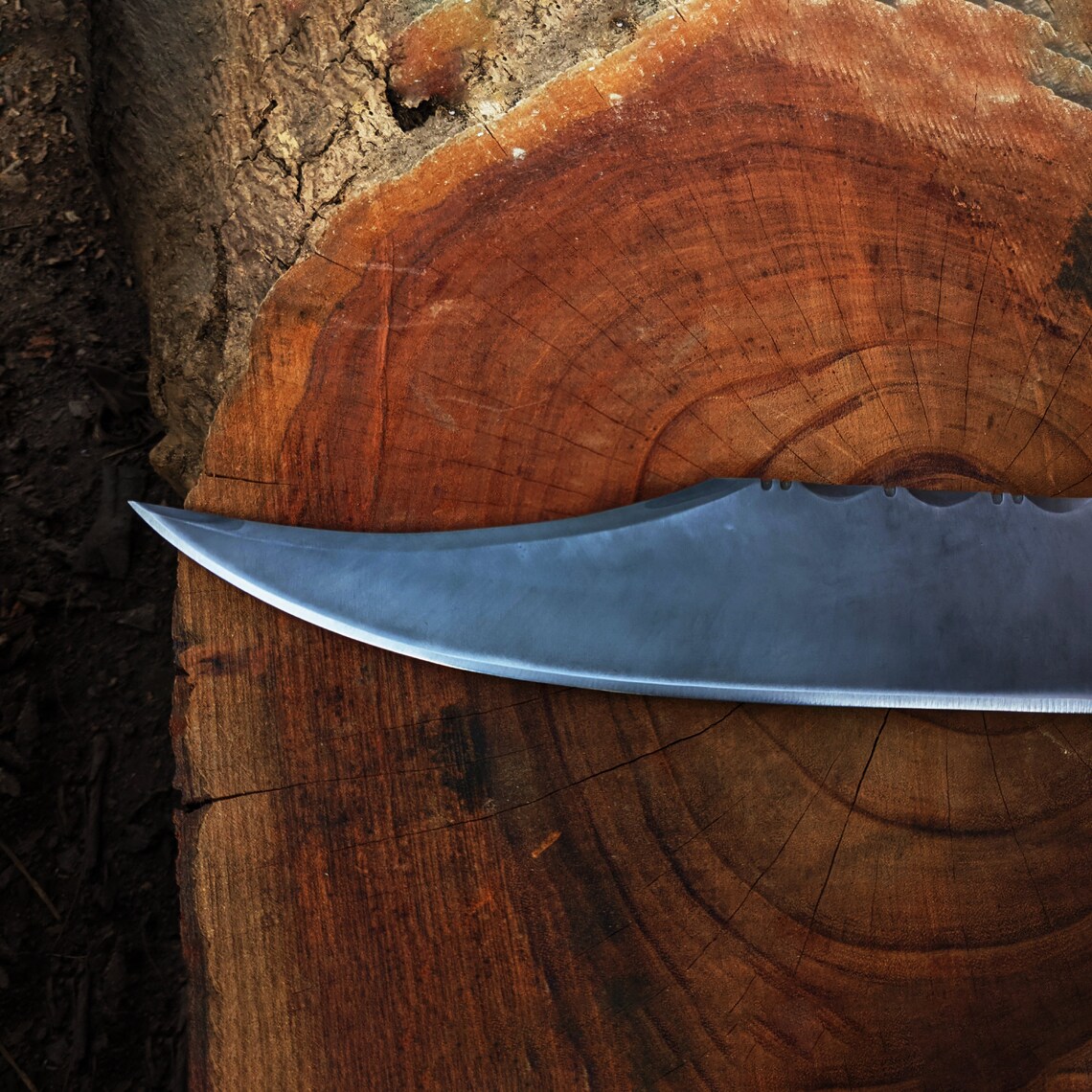 Kézzel készített Bowie kés: 5160 rugóacél, stabil csontnyél