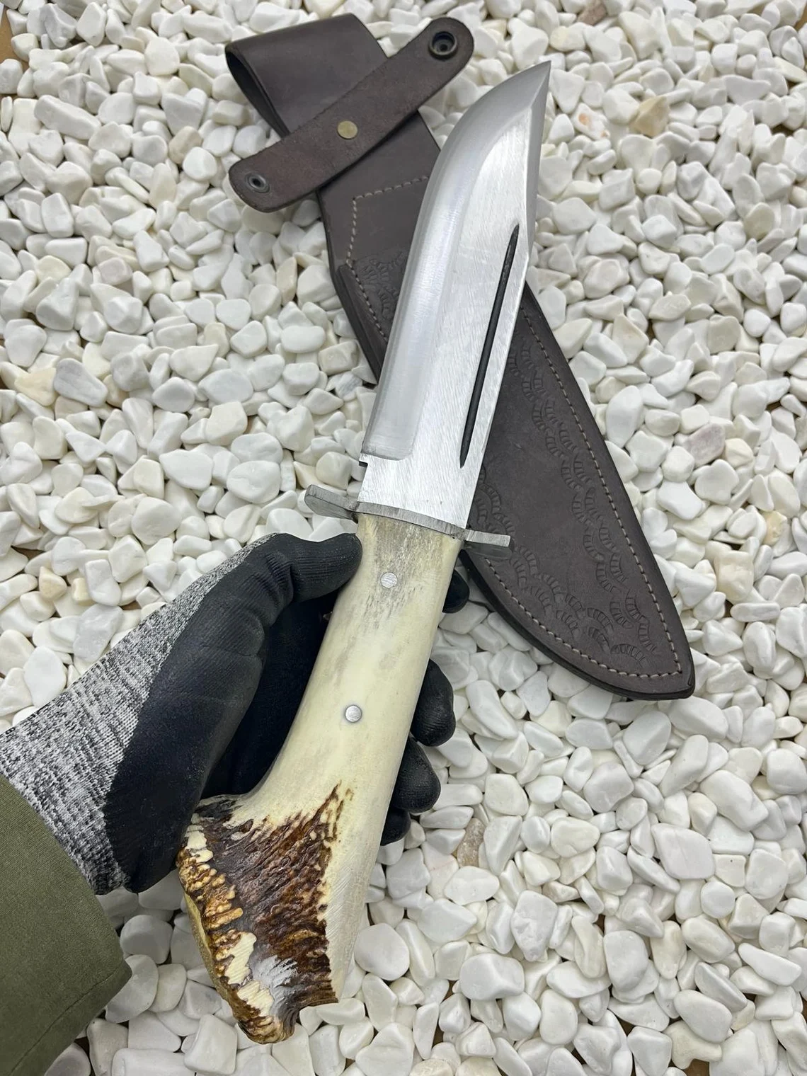 Kézzel készített Bowie túrakés agancsnyéllel