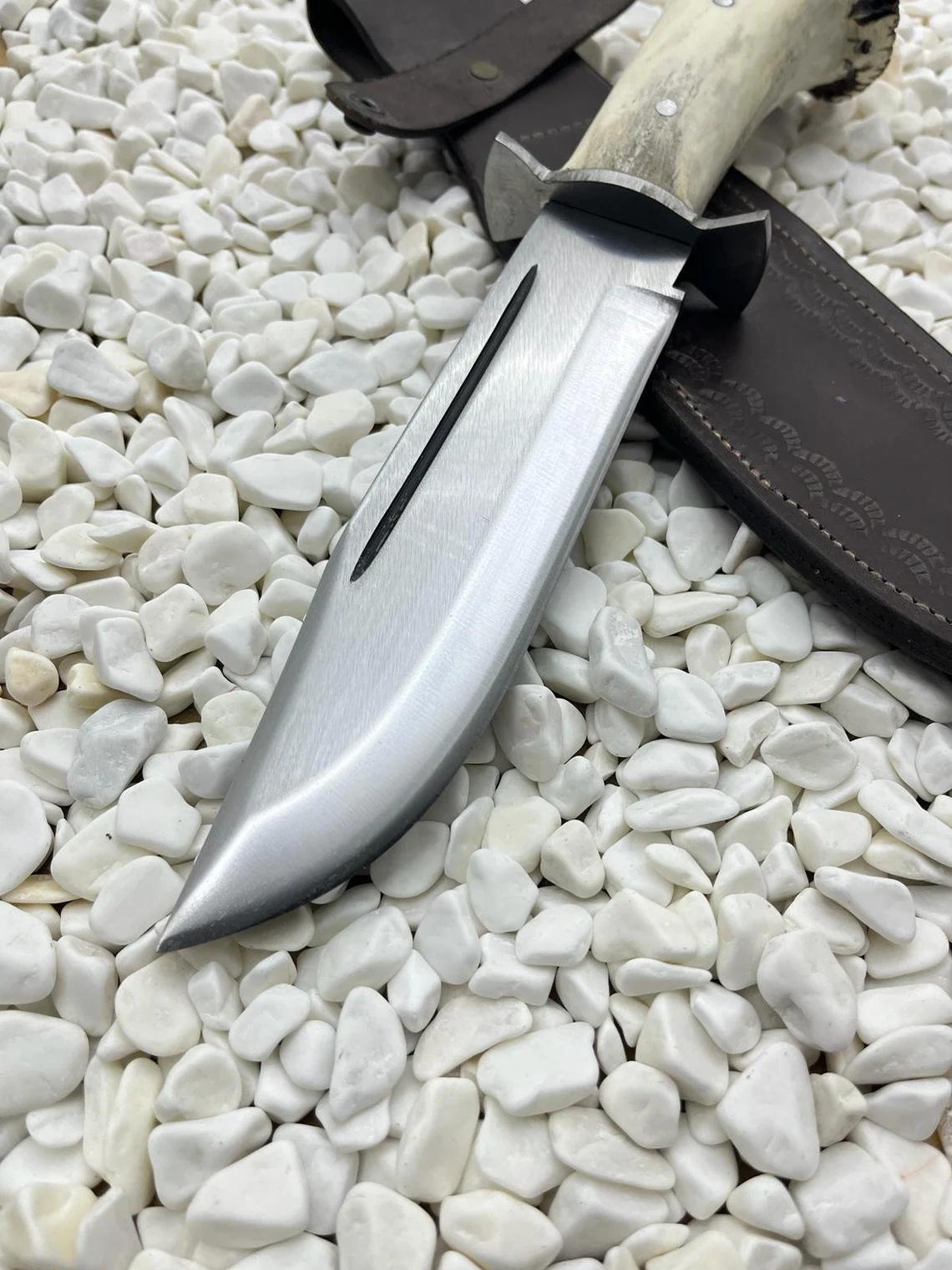 Kézzel készített Bowie túrakés agancsnyéllel