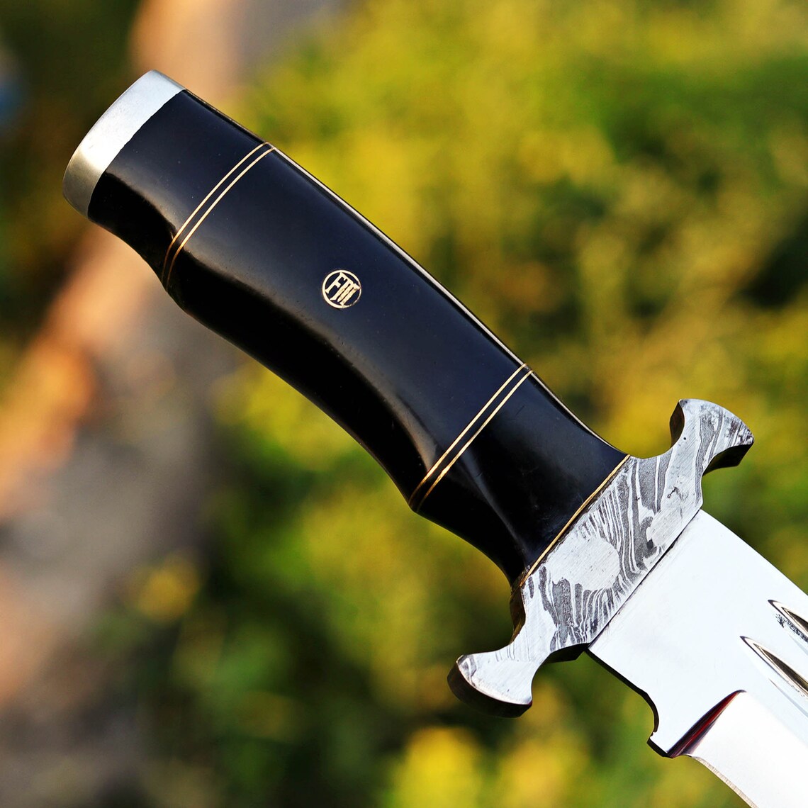 Kézzel készített J2 Kovács vadászkés acélból, bőr tokkal - Igazi ajándék férfiaknak.