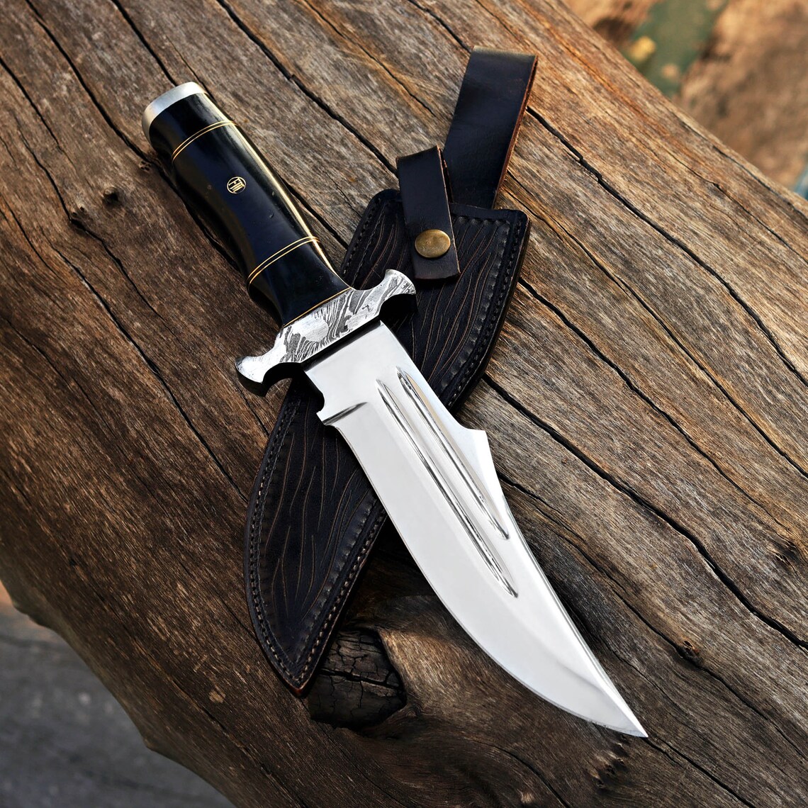 Kézzel készített J2 Kovács vadászkés acélból, bőr tokkal - Igazi ajándék férfiaknak.