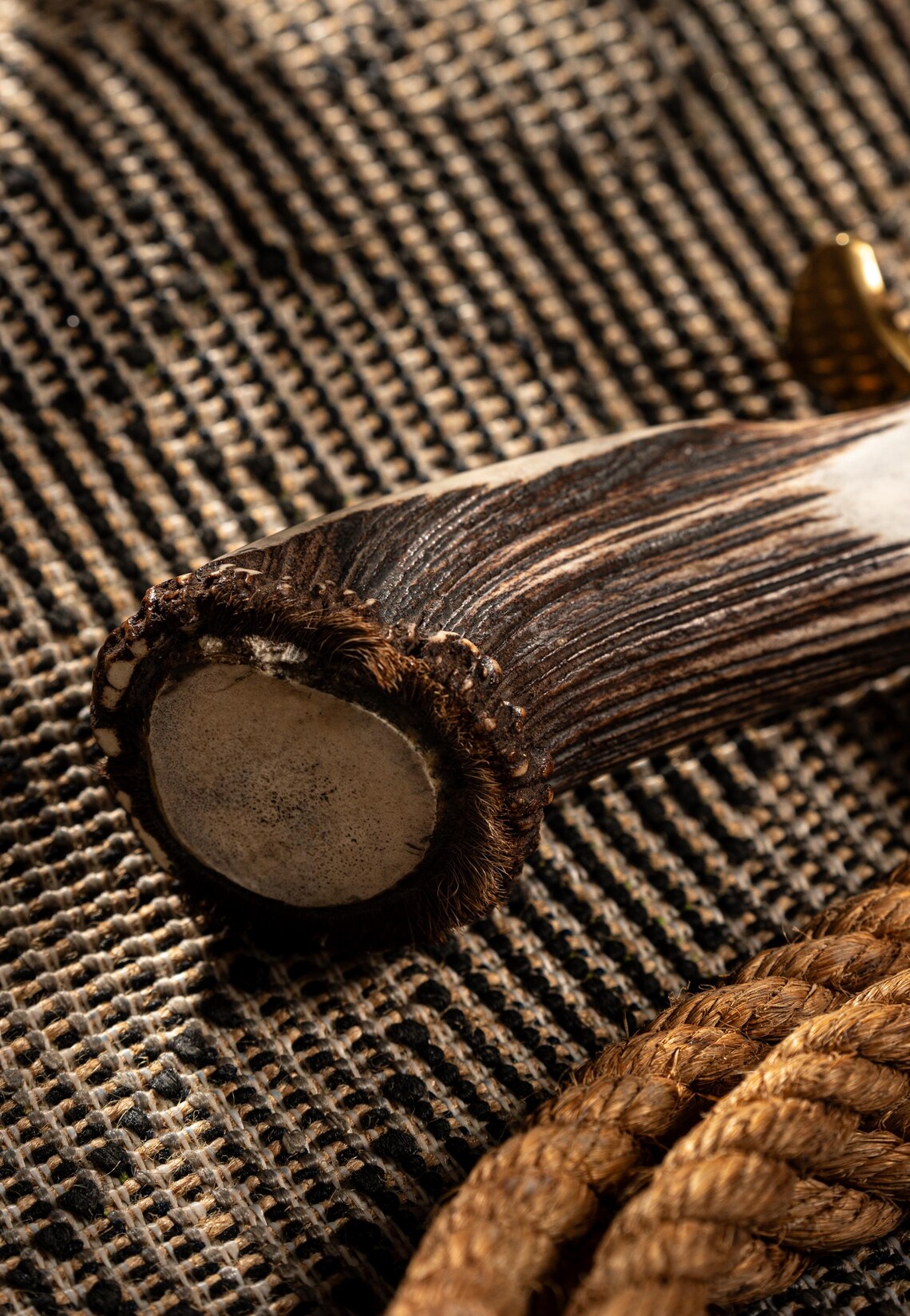 Kézzel készített Bowie kés szénacél szarvból