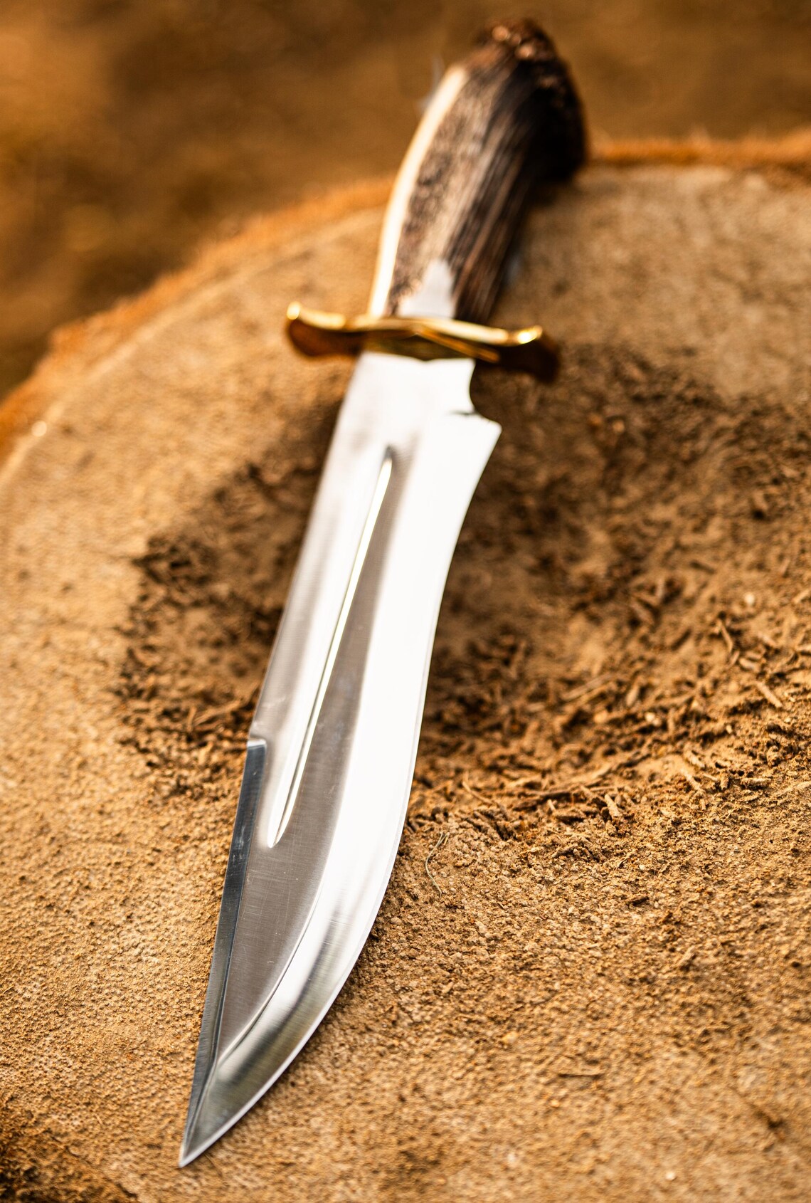 Kézzel készített Bowie kés szénacél szarvból