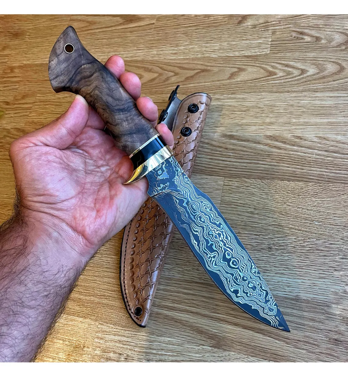 Eredeti damaszkuszi Bowie kés diófa és ébenfa nyéllel - kézzel készített kovács vadászkés