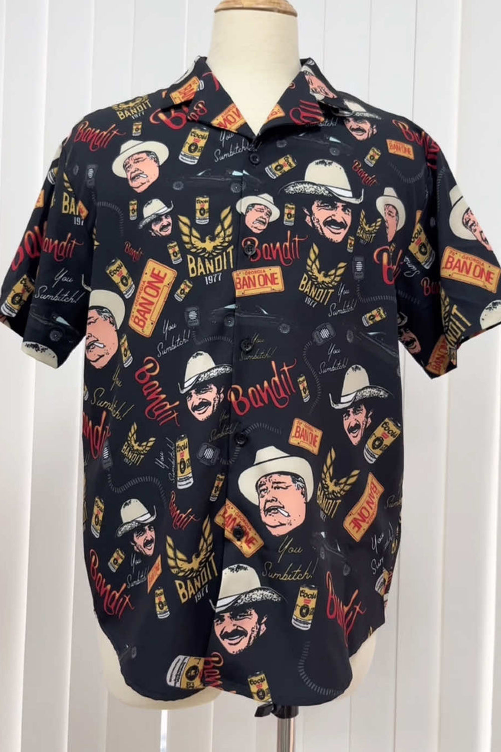 ‘troublemaker on vacation’shirt