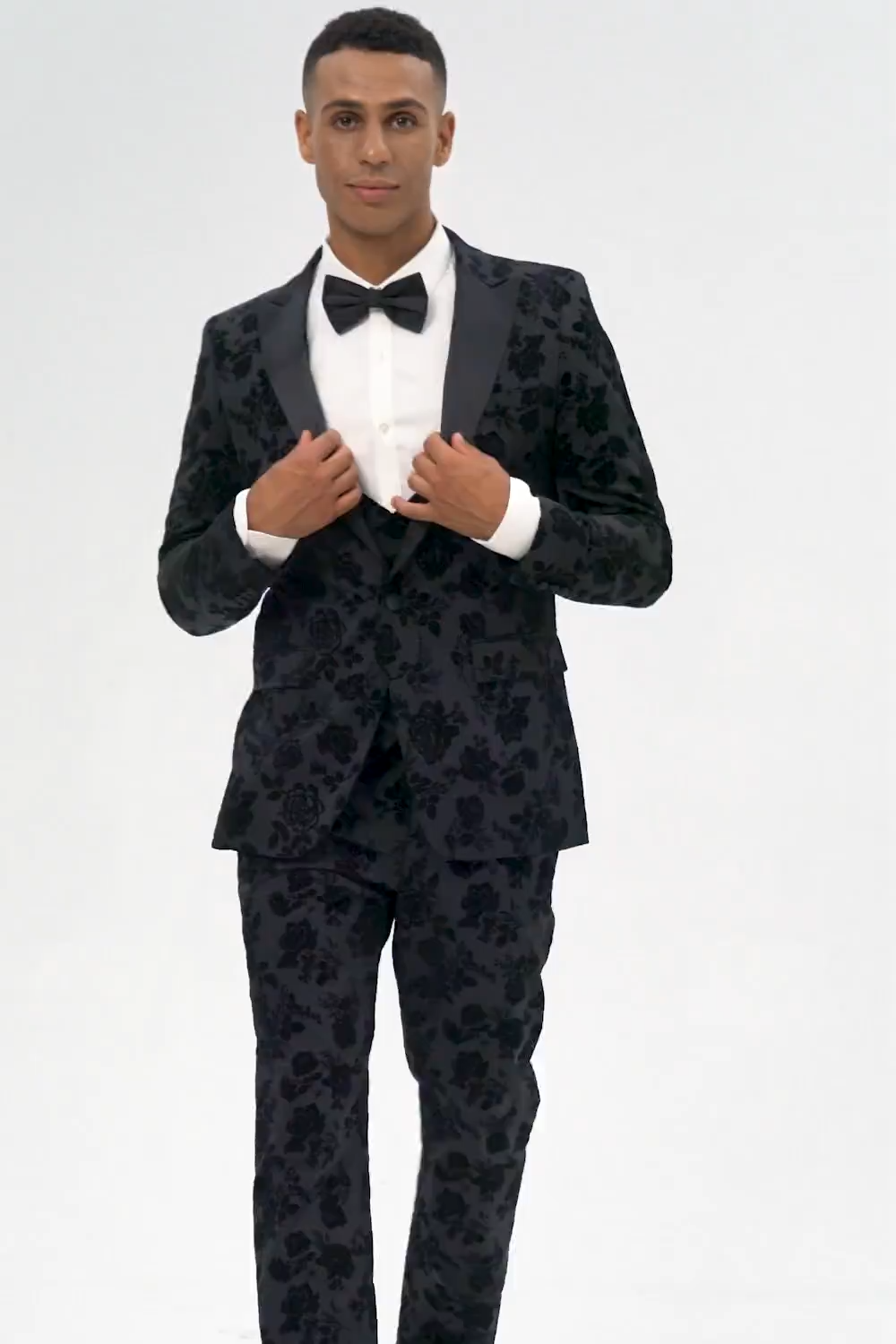 3 Pieces Black Embroidery Mne's Prom Suits