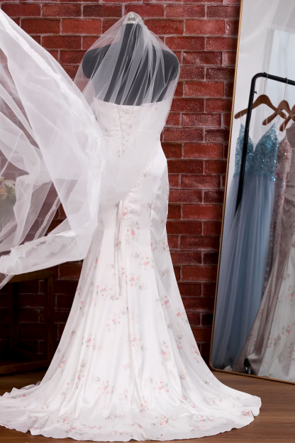 White Red Flower Corset Sweetheart Sweep Train Wedding Dress