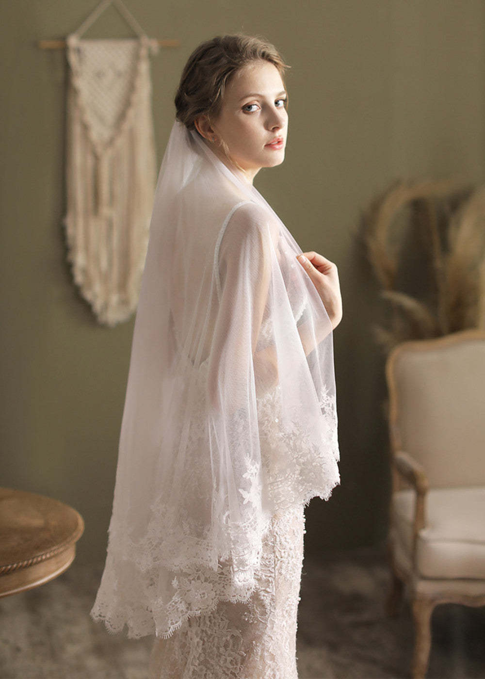 Two-tier Lace Applique Edge Tulle Waltz Bridal Veils