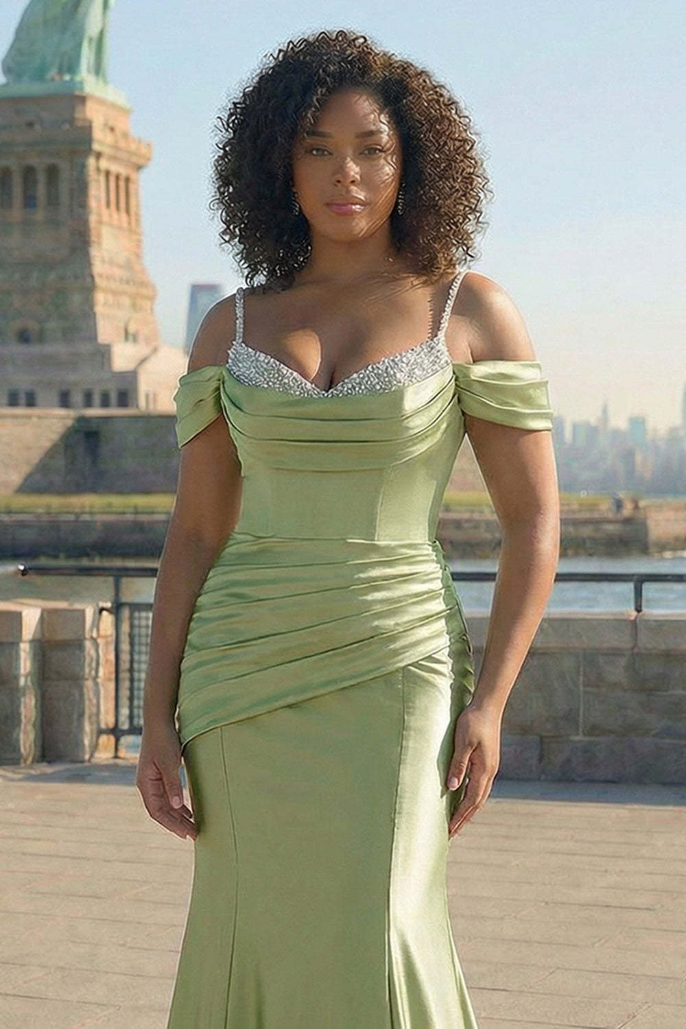 Golden Mermaid Plus Size Spaghetti Straps Sequined Satin Prom Dress