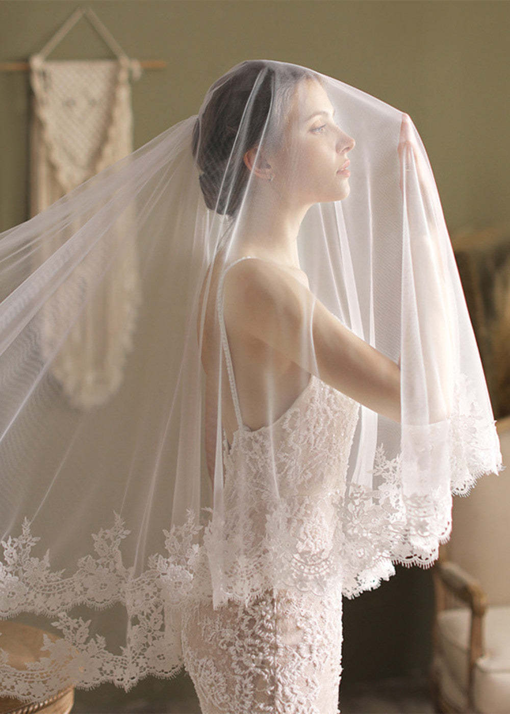 Two-tier Lace Applique Edge Tulle Waltz Bridal Veils