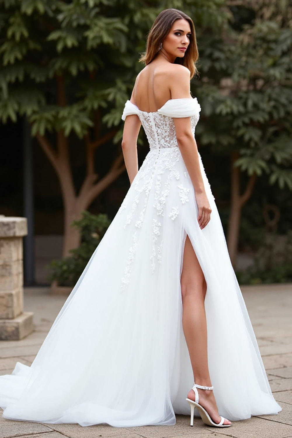 Tulle Ball Gown White Sweep Train Wedding Dress with Slit