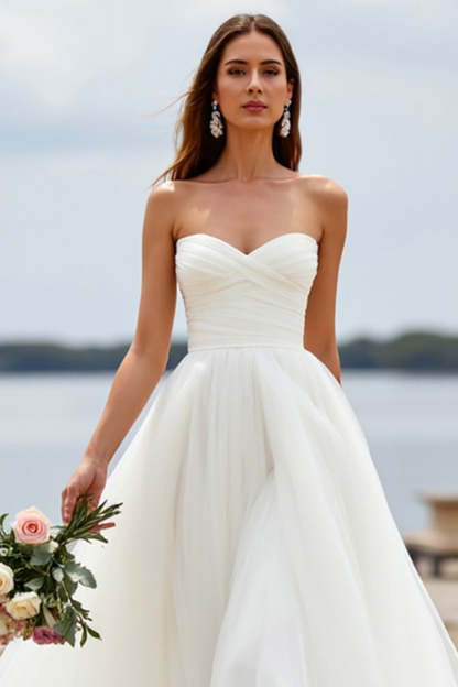 Sweetheart White Tulle Ball Gown Sweep Train Wedding Dress