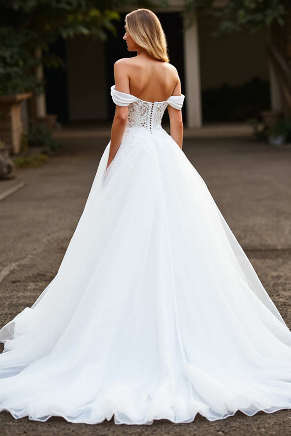 Ball Gown White Tulle Sweep Train Wedding Dress with Appliques