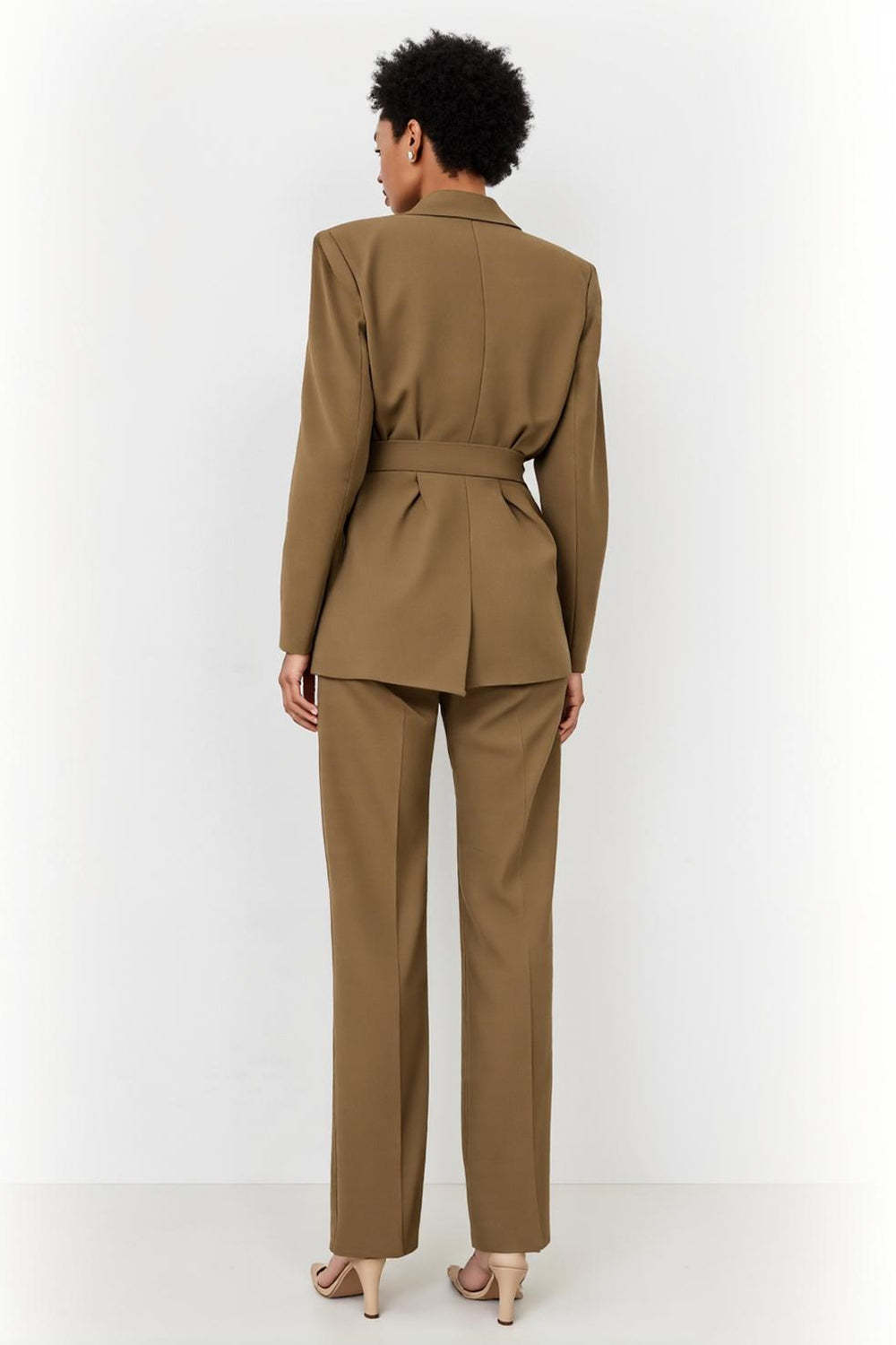 Brown 2 Piece Peak Lapel Satin Long Sleeves Business Suits with Bow
