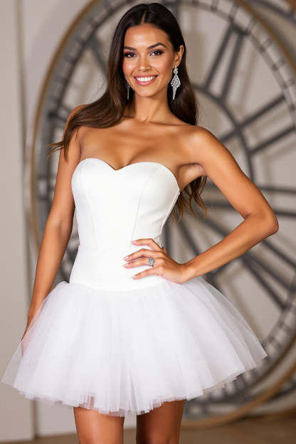 Leely Women Tulle Short White Homecoming Dress A Line Sweetheart Strapless Ruffled Little White Dress