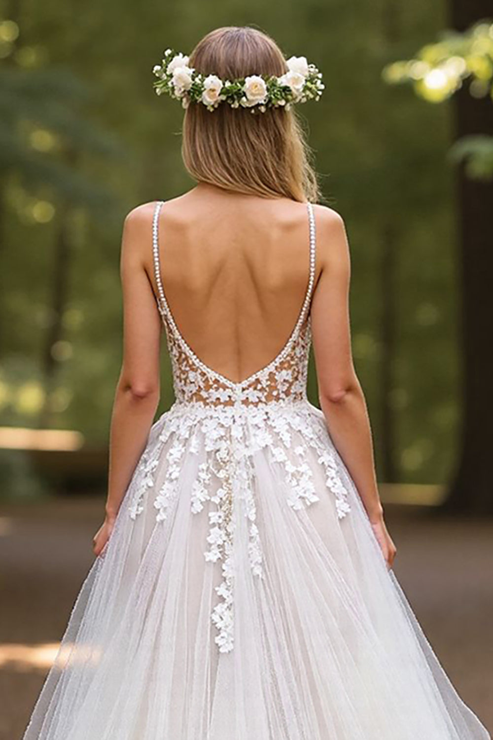 Deep V-Neck Tulle Ball Gown Ivory Wedding Dress with Appliques