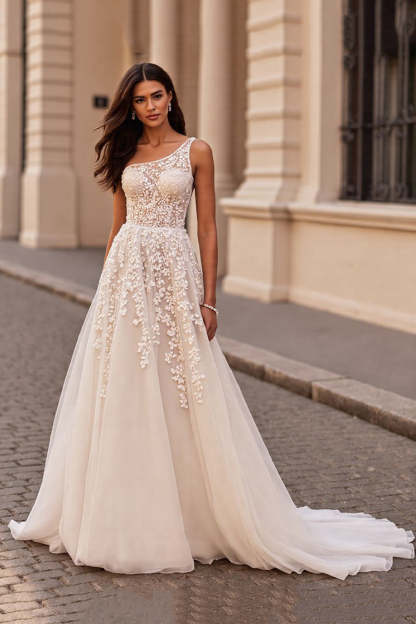 Leely Women Ivory One Shoulder Sweep Train Wedding Dress A Line Chiffon Bridal Dress with Appliques