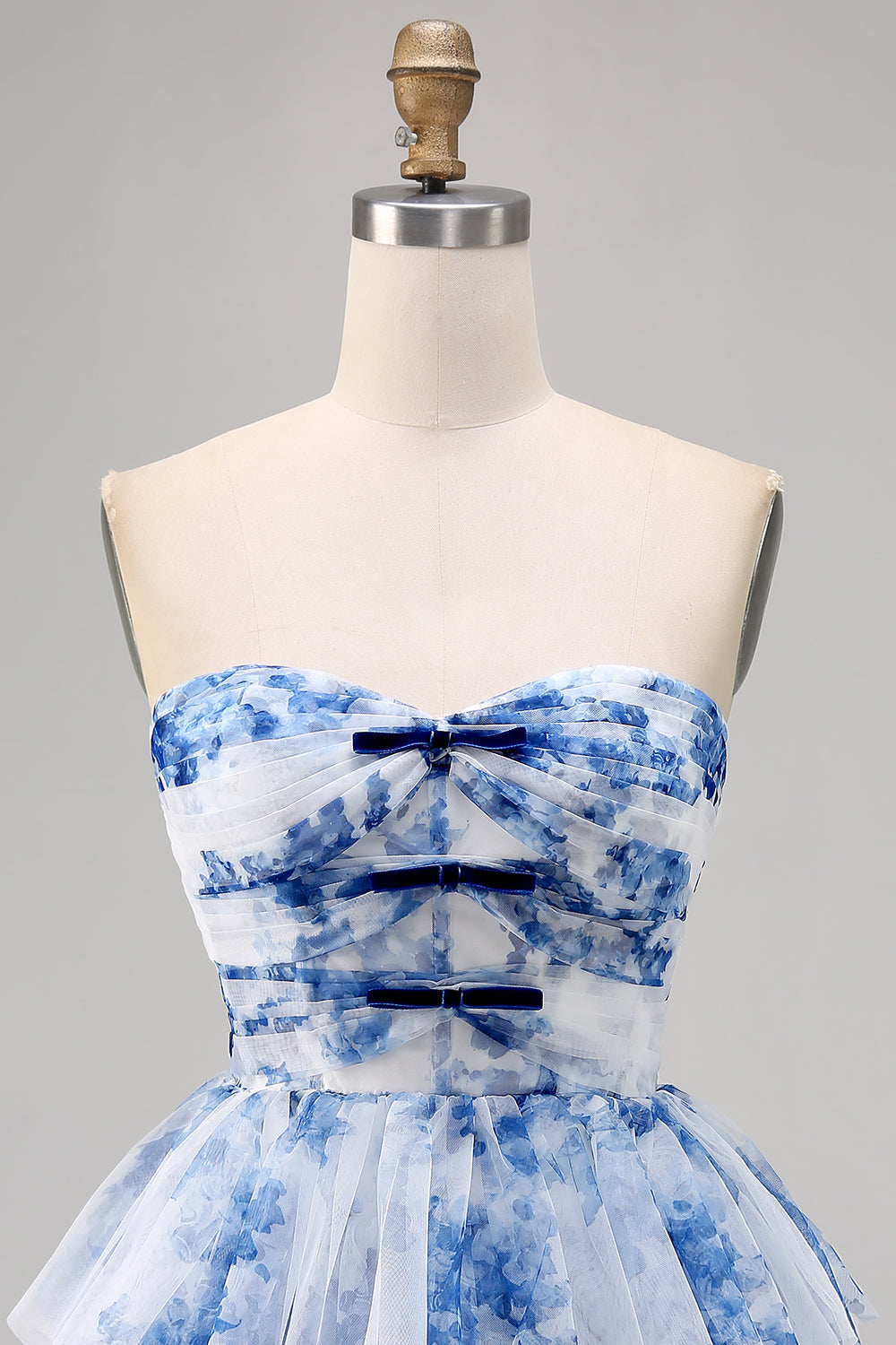 White and Blue Floral Ruffled Sweetheart Short A Line Homecoming Dress