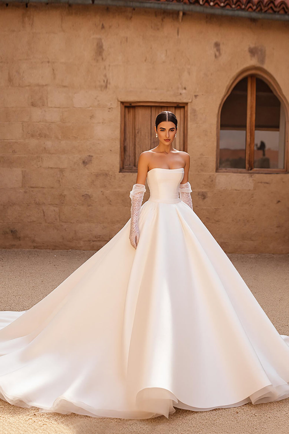 Leely Women Ivory Satin Sweep Train Wedding Dress Princess Ball Gown Strapless Bridal Dress