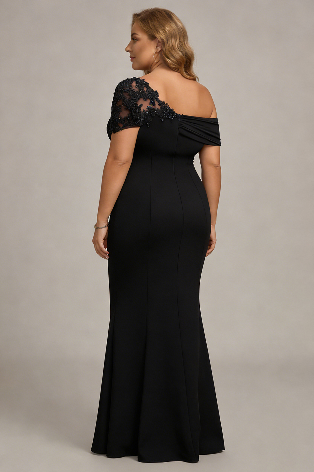 Maxi Black Sheath One Shoulder Ruched Mother of the Bride Dress with Appliques