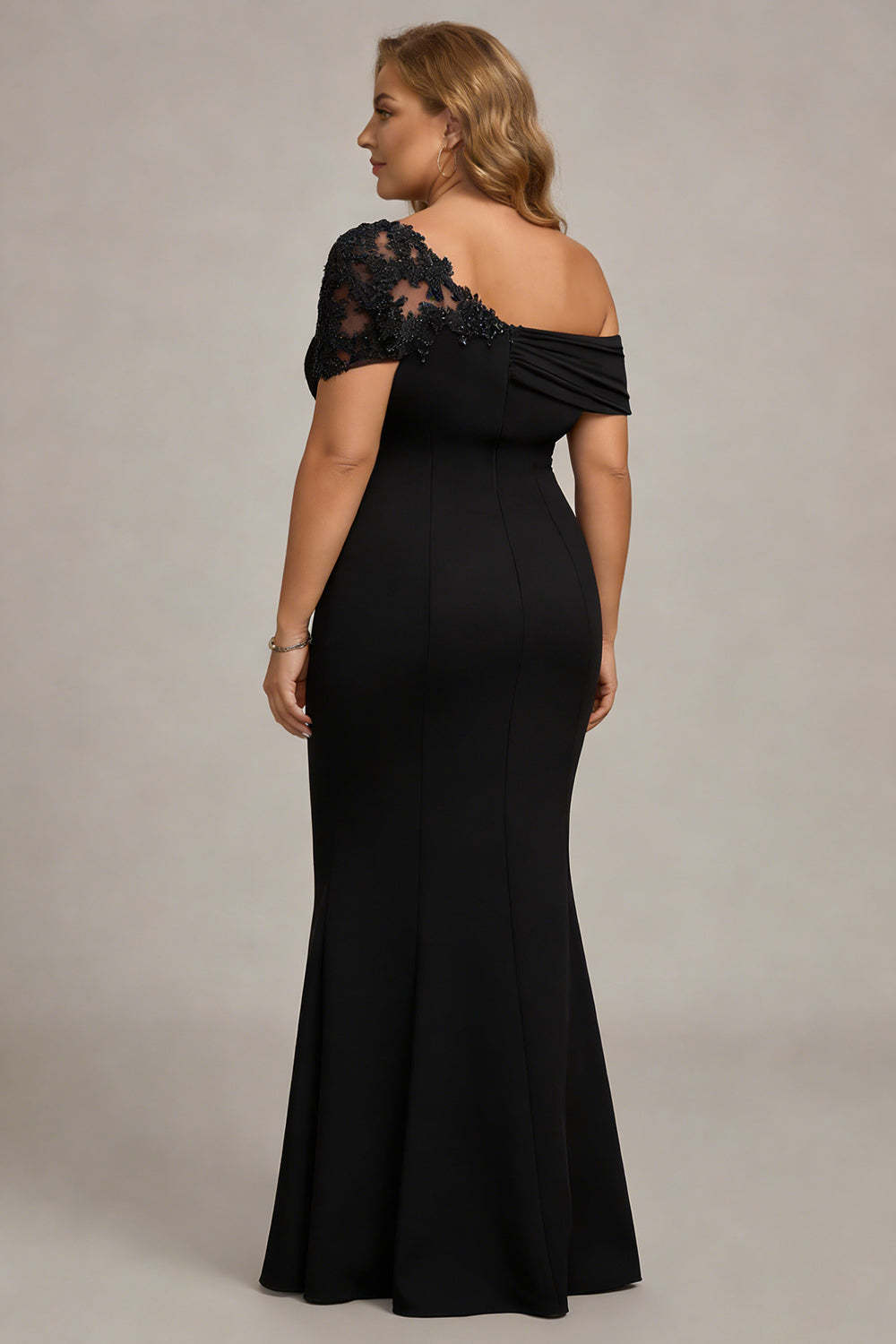 Plus Size Black Sheath One Shoulder Maxi Mother of the Bride Dress with Sequins