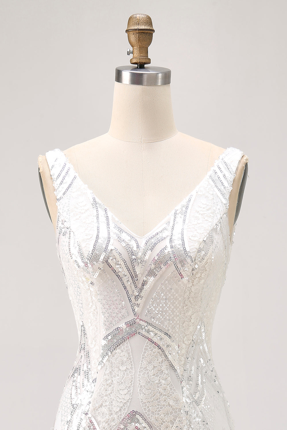Sparkly Sequined White Tight V-Neck Short Homecoming Dress with Lace
