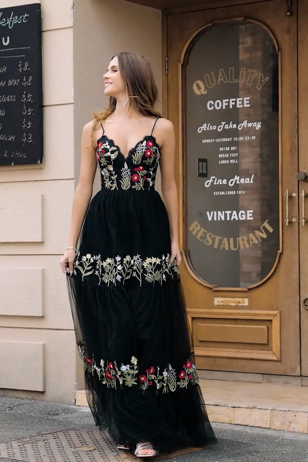 Leely Women Black Tulle Long Corset Prom Dress A-Line Spaghetti Straps  Embroidered Formal Dress